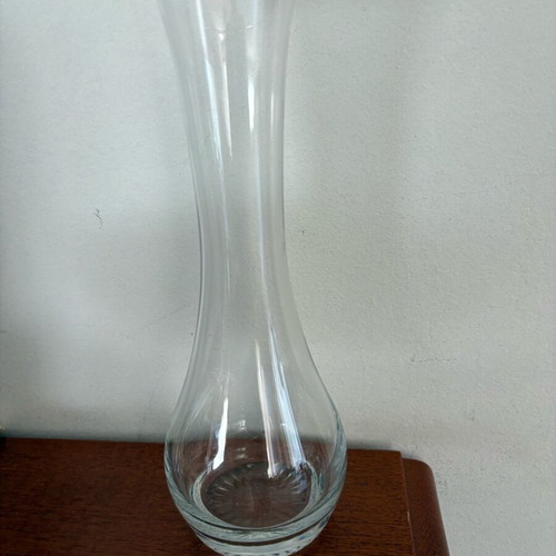 Glass vase like new, small 21 cm diameter