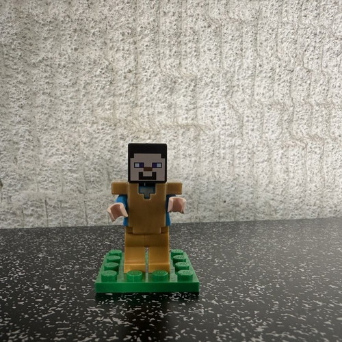 Lego Minecraft Steve Light Nougat Pearl Gold figure like new
