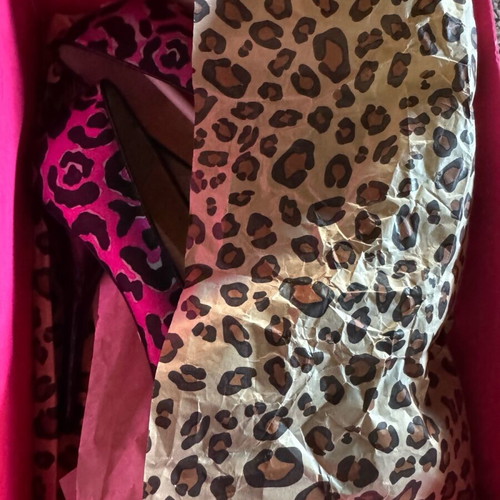 Betsey Johnson satin pumps like new, size 37.5, pink
