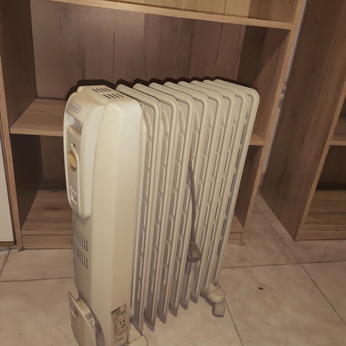 Delonghi electric oil radiator with thermostat and 2 switches