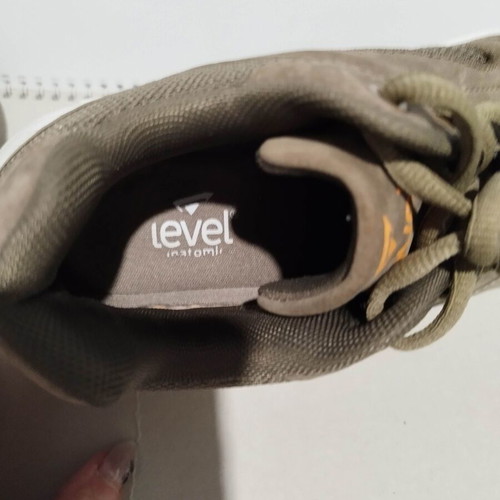 Level Anatomic leather sneakers khaki animal print size 37 like new