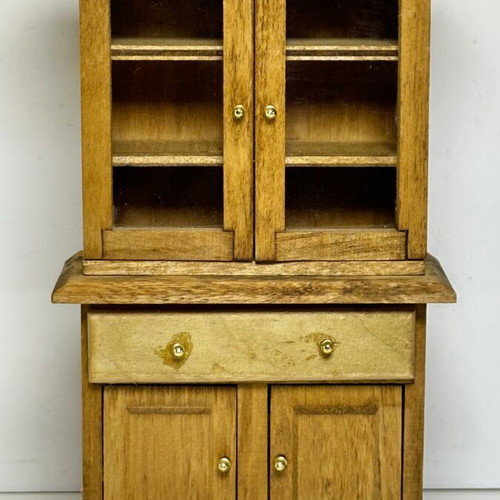 Wooden miniature furniture for dollhouse or decoration