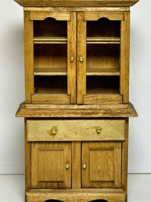 Wooden miniature furniture for dollhouse or decoration