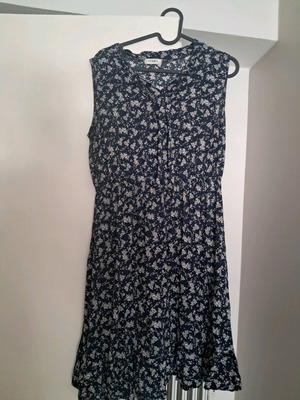 Dress size L/XL like new, knee-length, airy and comfortable