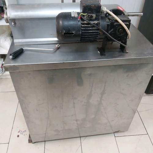 Electric meat grinder used 10 liters with 2 speeds