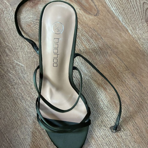 Bohoo high heel shoes new, green