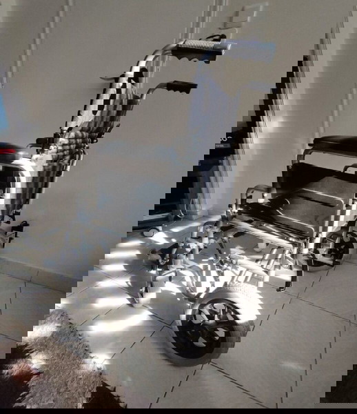 Foldable wheelchair