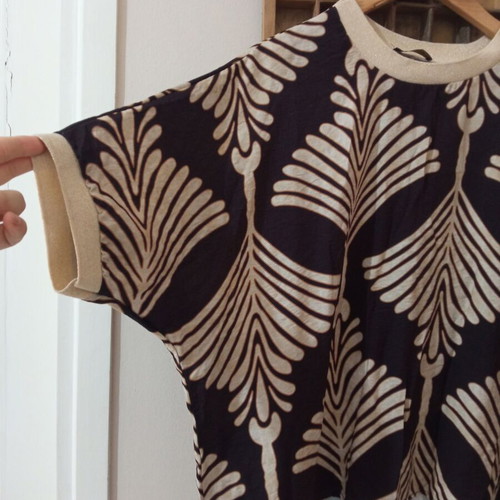 Blouse with Art Nouveau pattern new, one size, black and beige