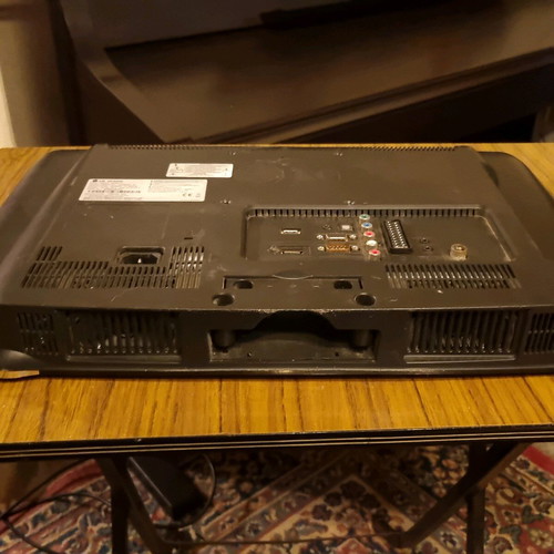 LG 22-inch 720p TV used (22LD325H) without stand