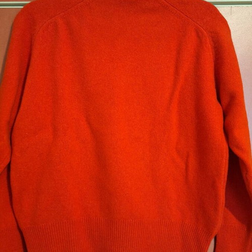 Red pullover like new, size L