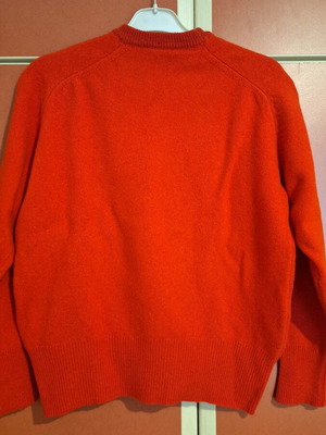 Red pullover like new, size L