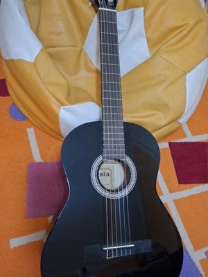 Guitar new, unused