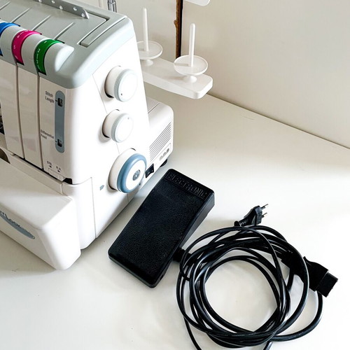 Janome MyLock 784 Overlock Sewing Machine like new