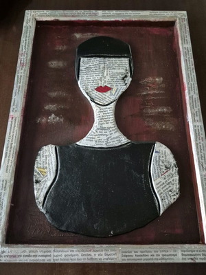 Артистична творба с глина, акрил и вестник 28×38×2 см