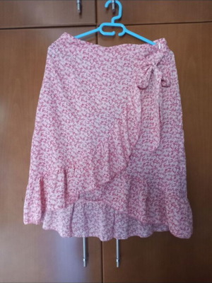 Pink pareo skirt new, with zipper and longer back side