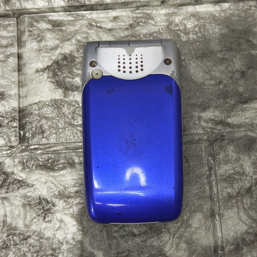 Sony Ericsson Z600 phone like new, blue, up to 7.9 MP camera