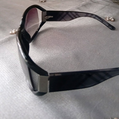 Burberry sunglasses used, acetate with metal details without case