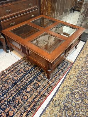 Coffee table like new, height 0.47m, width 1.13m