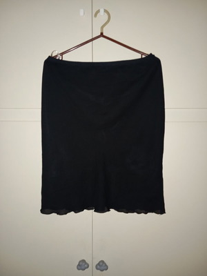 Dorothy Perkins black satin summer skirt large, like new