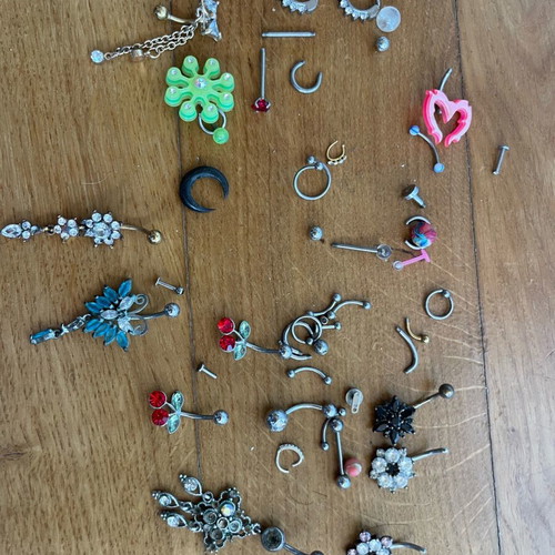 Various earrings and bars like new, multicolor