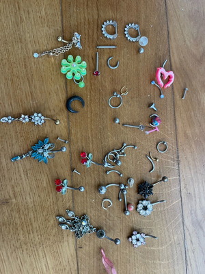 Various earrings and bars like new, multicolor