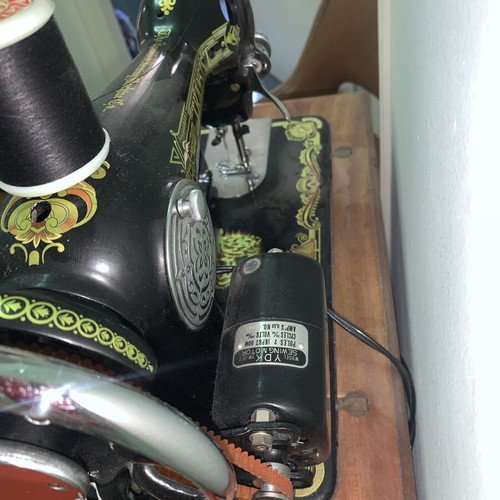 Transist Sewing Machine like new, works well