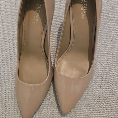 Michael Kors classic heel beige like new, size 37