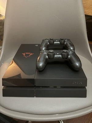 PlayStation 4 Phat Edition 500GB μεταχειρισμένο, χειριστήρια με δυσκολίες στη χρήση