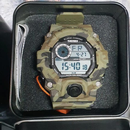 Digital chronograph watch men's new with rubber strap