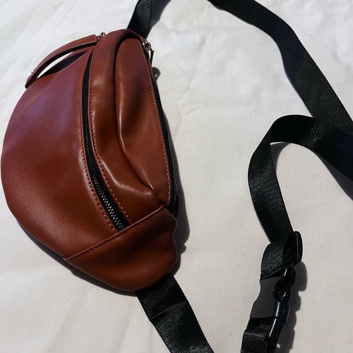 Boxnow brown crossbody waist bag like new