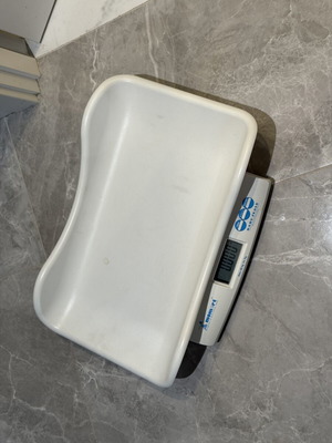 Baby scale used, good condition