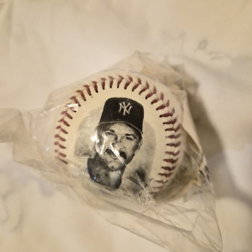 Burger King Fotoball Don Mattingly New York Yankees 1996 baseball ball new