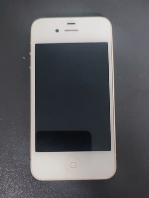 Apple iPhone 4s collector phone with case and 5 cables