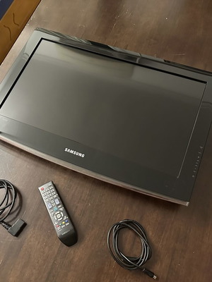 Samsung TV LE26B450C4W 26" used with DVB-T digital tuner