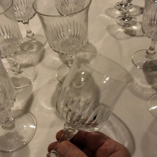 Ribbed vintage stemmed glasses like new, set of 9 (6 large + 3 smaller)