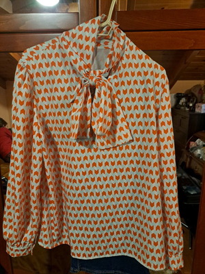 Blouse with bow like new, multicolored