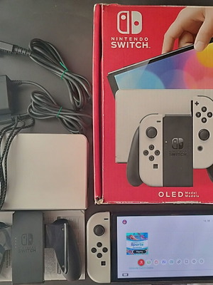 Nintendo Switch OLED κονσόλα μεταχειρισμένη με παιχνίδι
