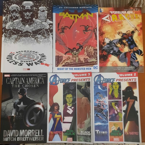 Marvel and DC comics pack of 6 like new, English