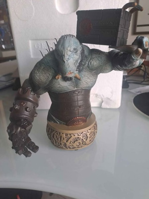 Hellboy 2 The Golden Army Wink Collectible Mini Bust Limited Edition