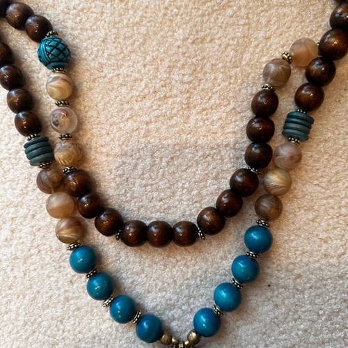 Long handmade necklace with wooden beads in brown and turquoise, like new