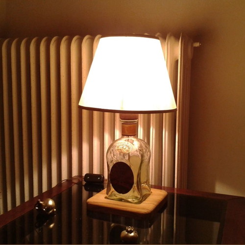 Cardhu handmade lamp with wooden base used