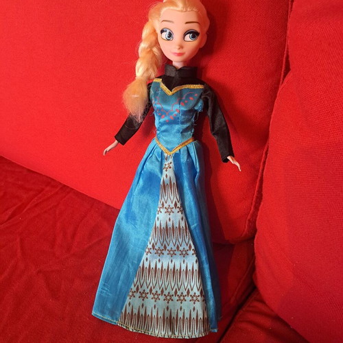 Queen Elsa Doll Water Magic Color Change used