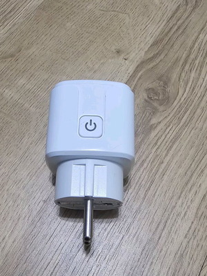Smart Wi-Fi Plug like new with power consumption control