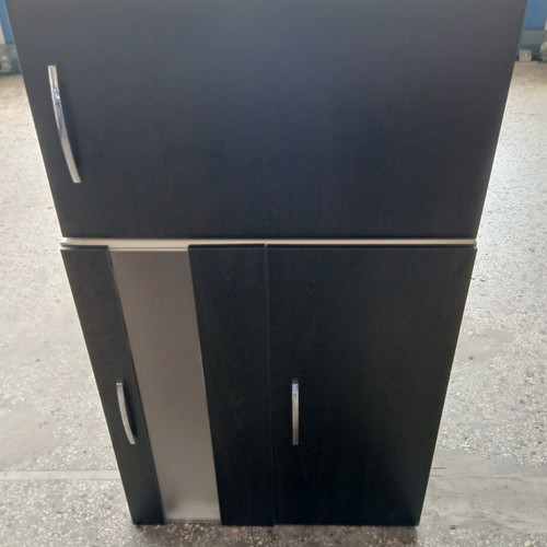Kitchen cabinets used, set of 3 with various doors and drawer