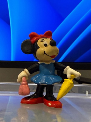 Disney Minnie Mouse PVC figure used with bag and umbrella Bullyland