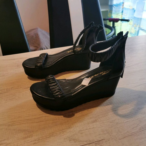 Sante platform shoes like new, black, size 39