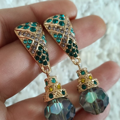 Statement women's stainless steel earrings with iridescent glass stone new