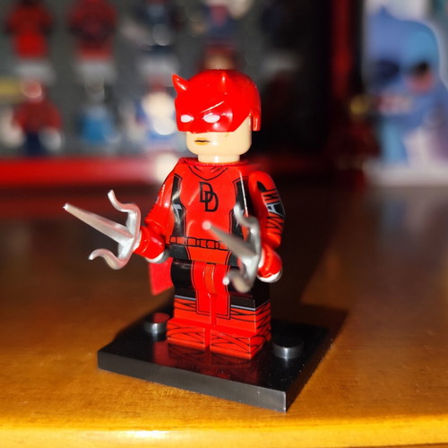 Elektra Natchios Daredevil figure like new with stand and accessories