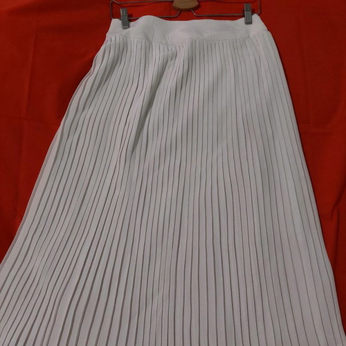 White skirt with 1.5 cm pleats, used, handmade