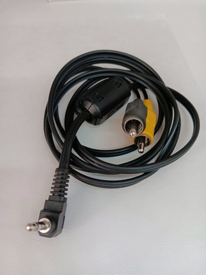 TDK cable jack to 2 RCA like new